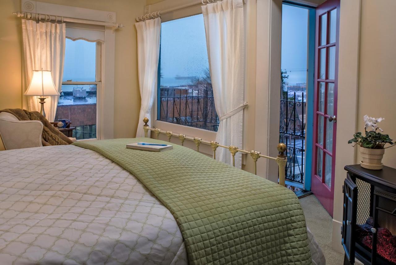 Clementine'S Guest House & Vacation Rentals Астория Экстерьер фото