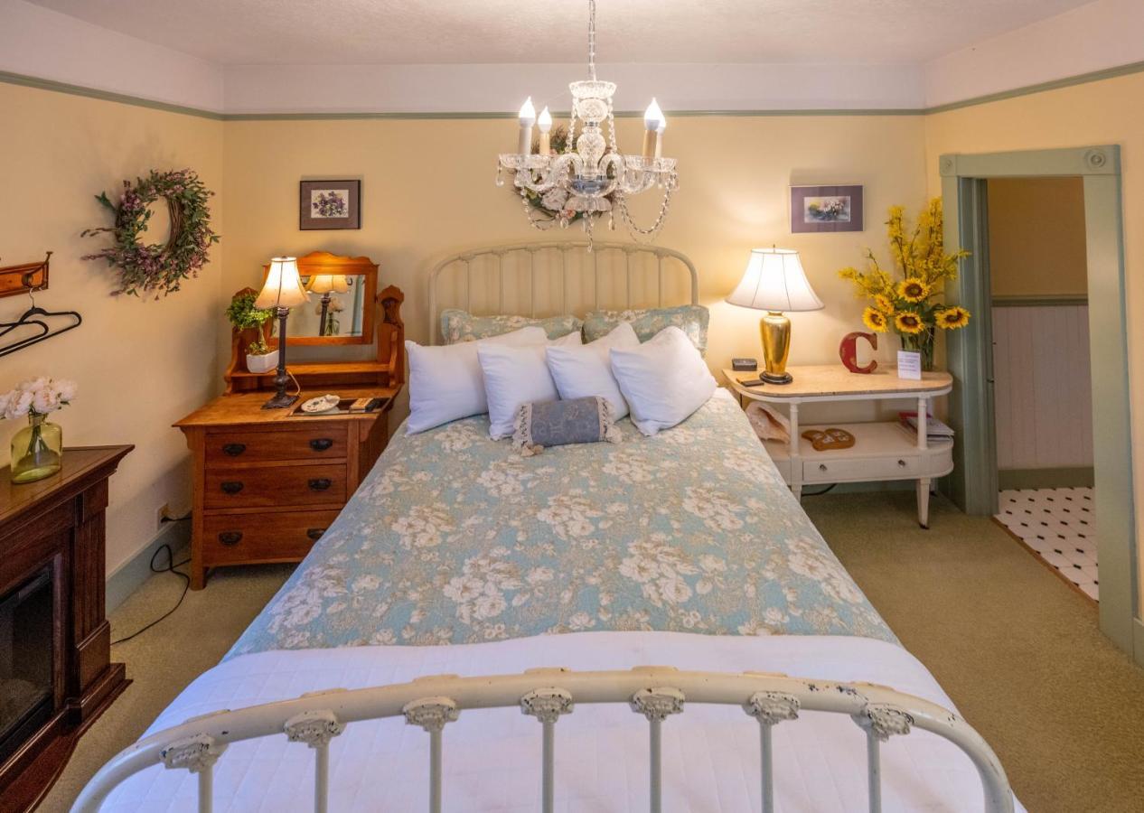 Clementine'S Guest House & Vacation Rentals Астория Экстерьер фото