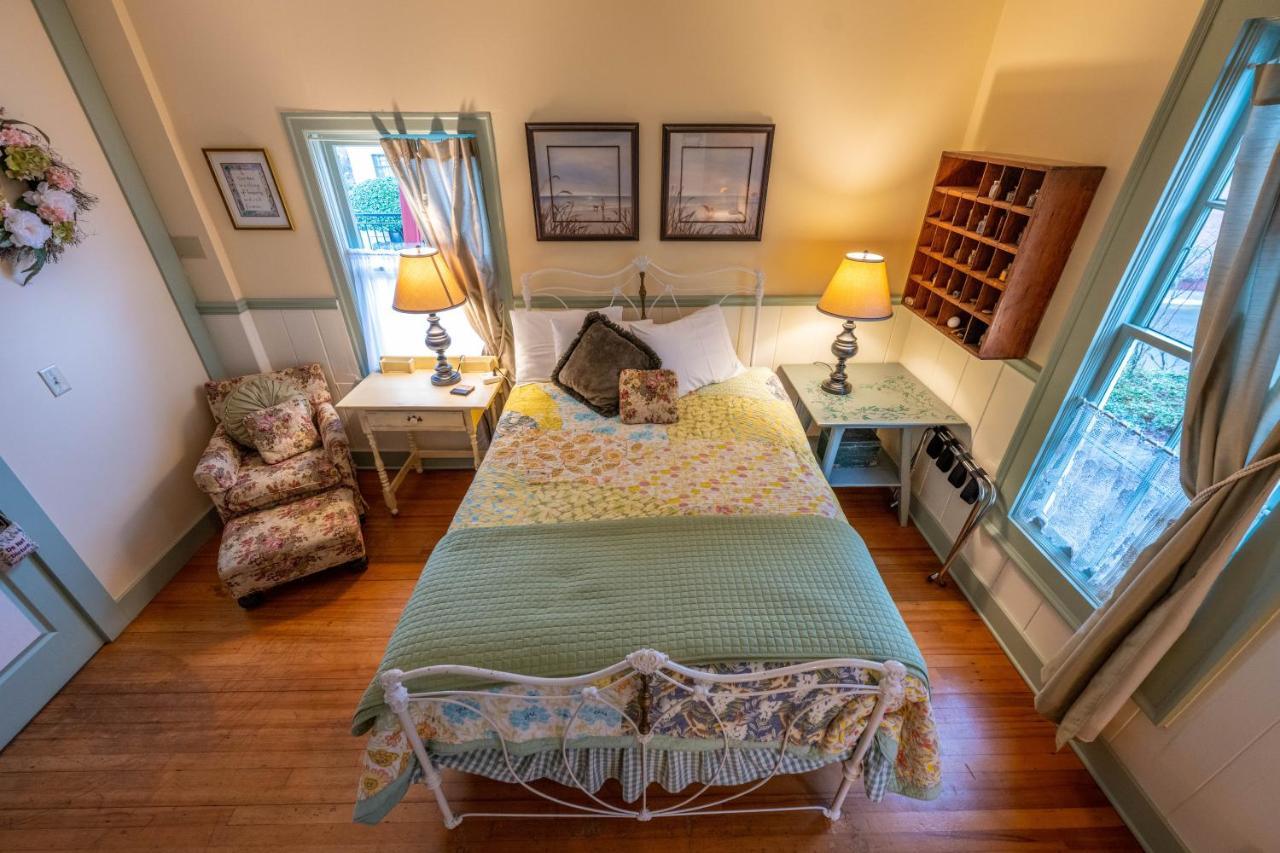Clementine'S Guest House & Vacation Rentals Астория Экстерьер фото