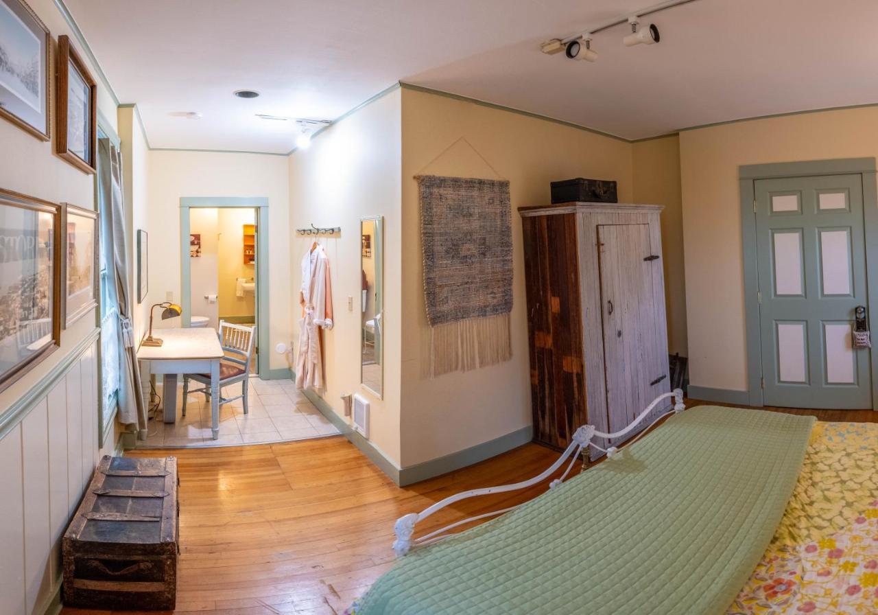 Clementine'S Guest House & Vacation Rentals Астория Экстерьер фото