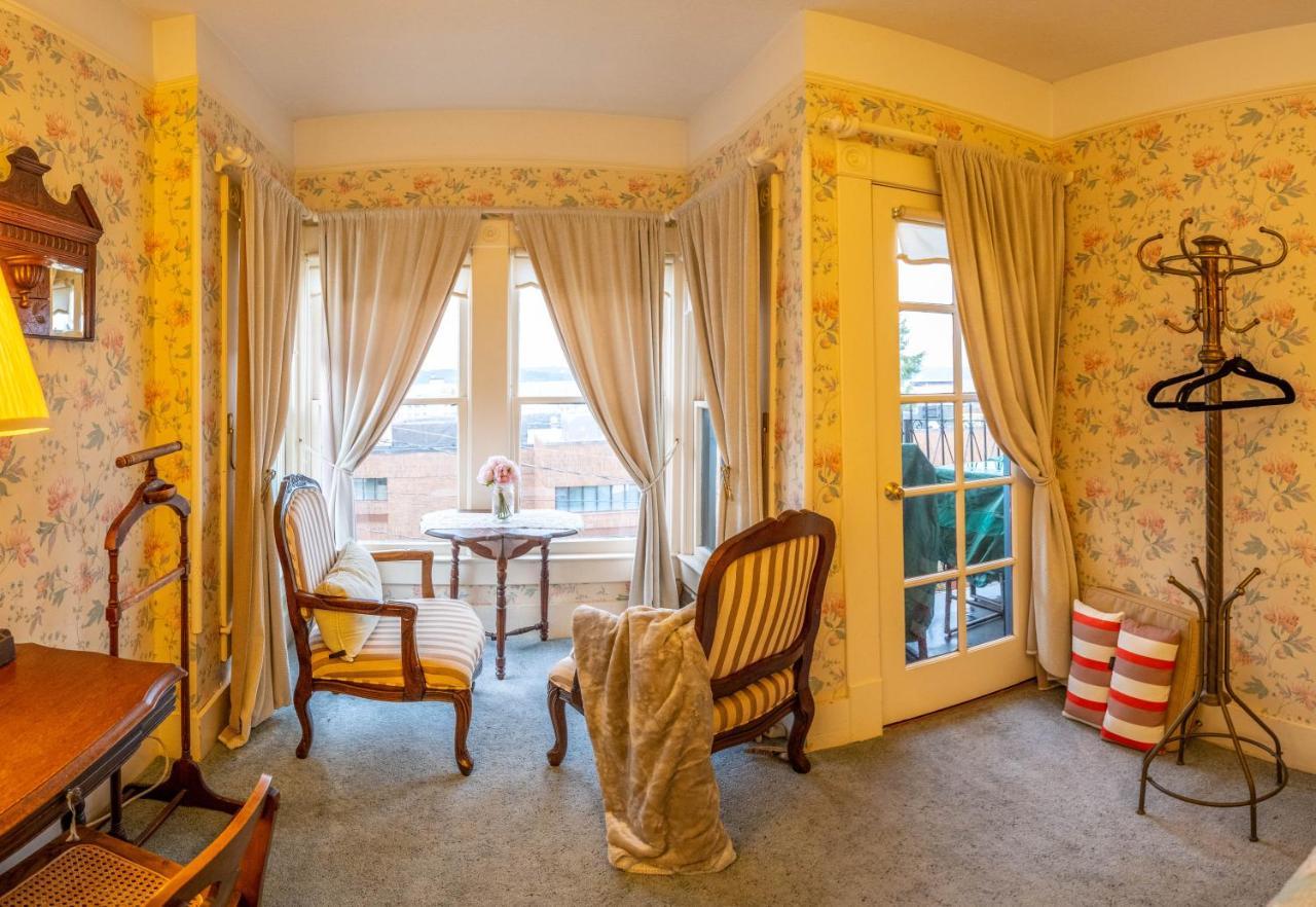 Clementine'S Guest House & Vacation Rentals Астория Экстерьер фото