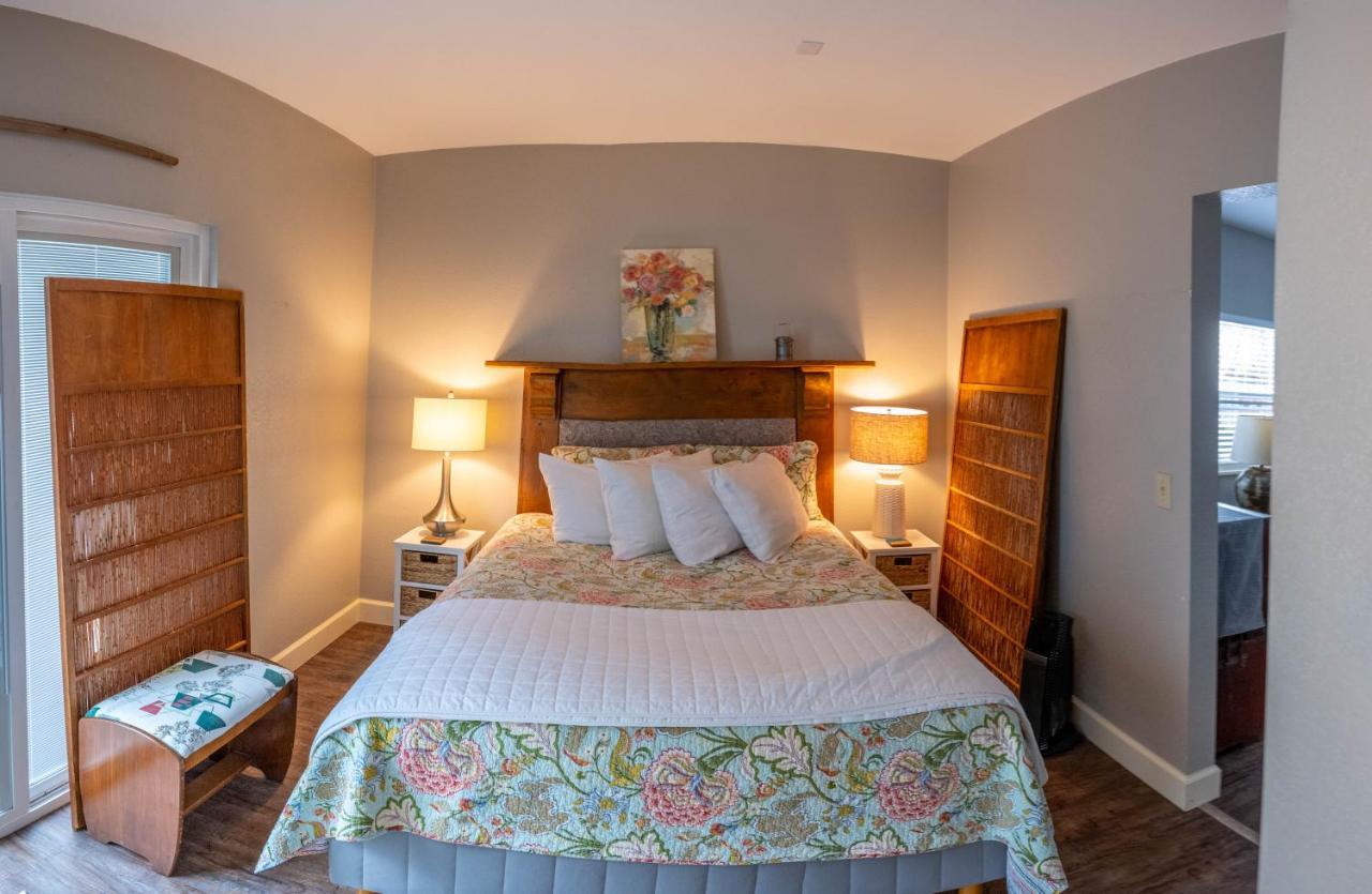 Clementine'S Guest House & Vacation Rentals Астория Экстерьер фото