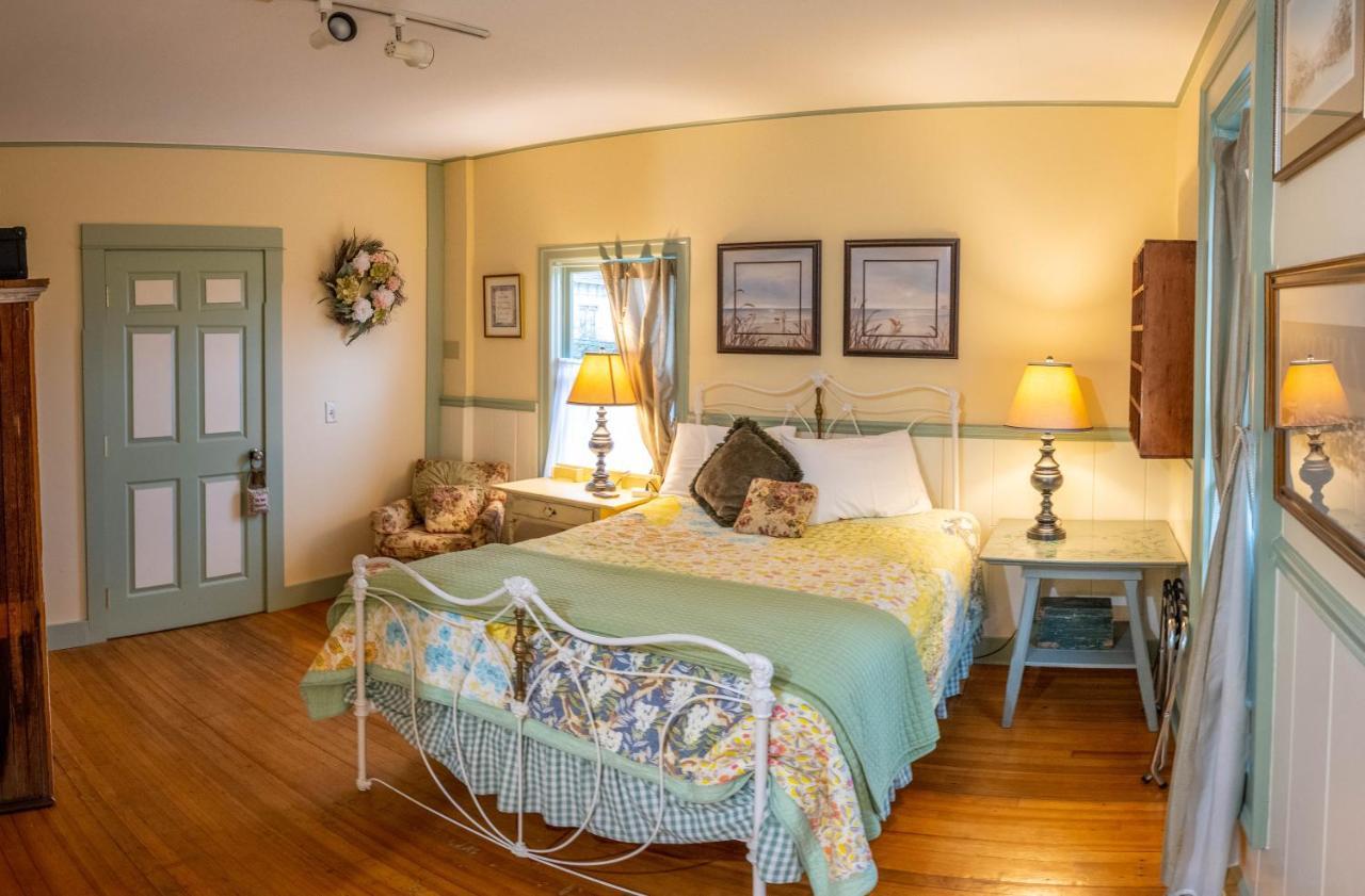 Clementine'S Guest House & Vacation Rentals Астория Экстерьер фото