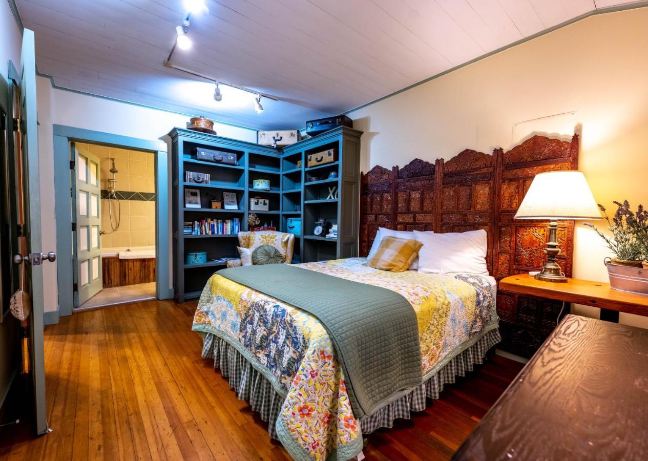 Clementine'S Guest House & Vacation Rentals Астория Экстерьер фото