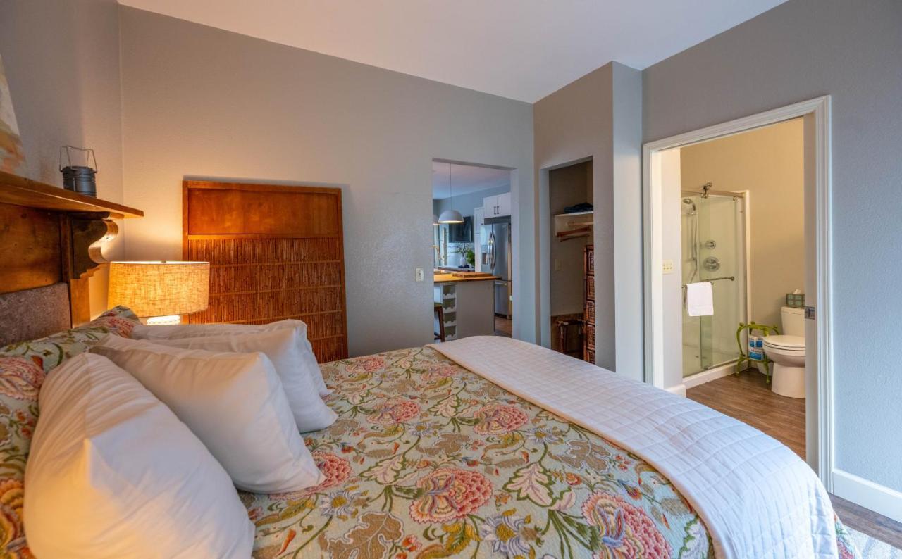 Clementine'S Guest House & Vacation Rentals Астория Экстерьер фото