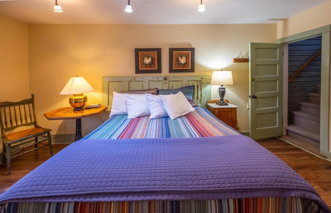 Clementine'S Guest House & Vacation Rentals Астория Экстерьер фото
